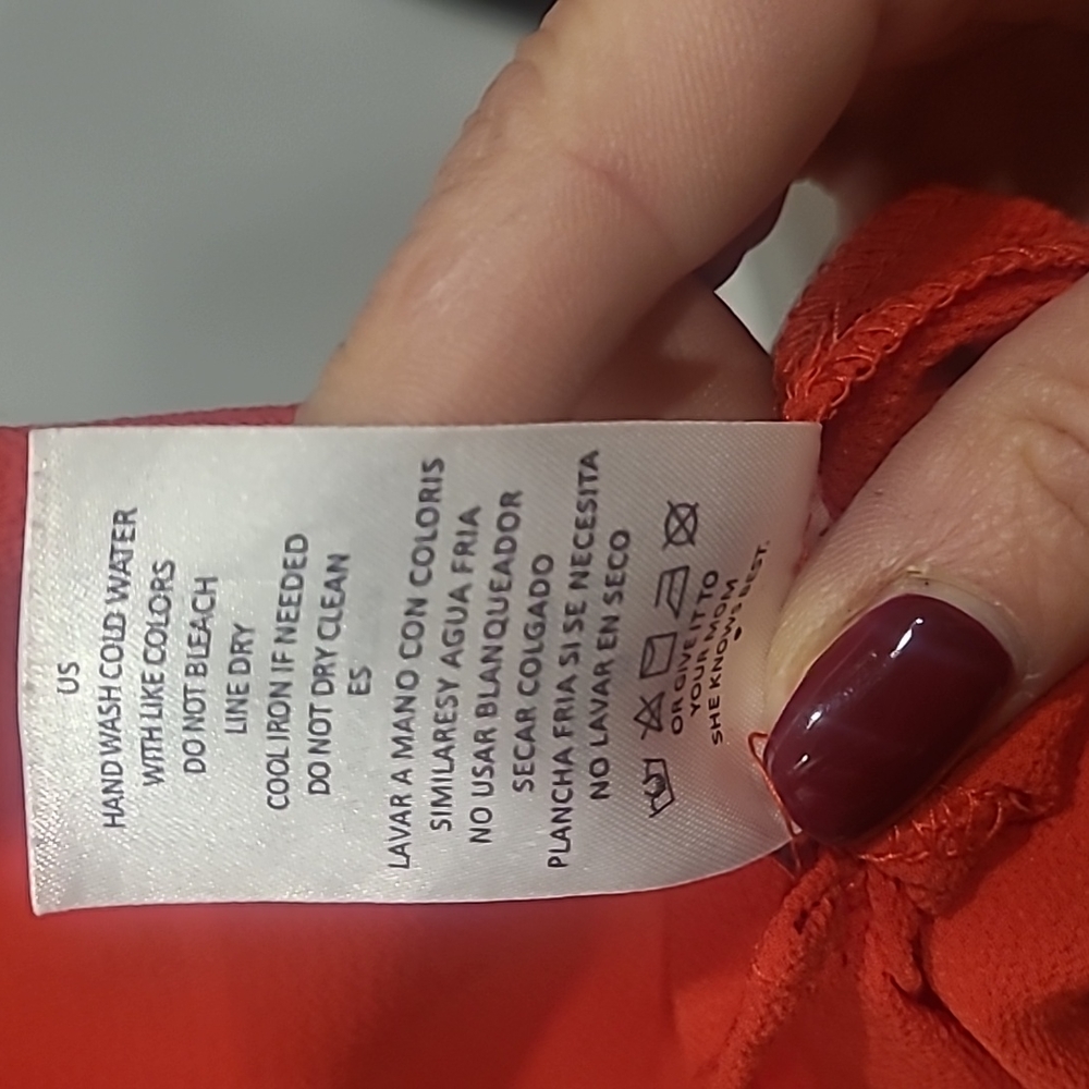 Red top - Picture 5 of 7